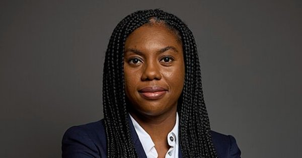 Kemi Badenoch official portrait