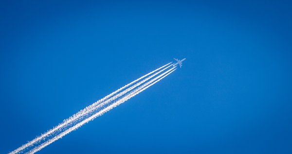 contrails_resize.jpg